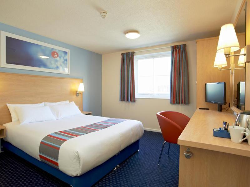 แทรเวลลอดจ์ นิวบิวรี ทอตฮิลล์ Hotel Highclere ภายนอก รูปภาพ