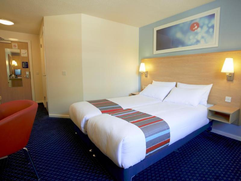 แทรเวลลอดจ์ นิวบิวรี ทอตฮิลล์ Hotel Highclere ภายนอก รูปภาพ