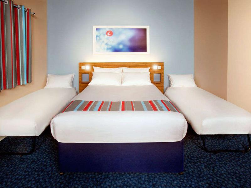 แทรเวลลอดจ์ นิวบิวรี ทอตฮิลล์ Hotel Highclere ภายนอก รูปภาพ